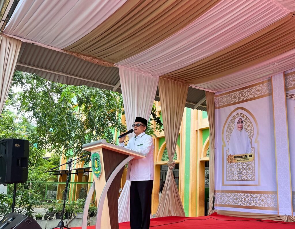 Maulid Penuh Hikmah: Ustadz Umar Ismail Ajak Siswa MIN 7 Banda Aceh Teladani Akhlak Rasulullah
