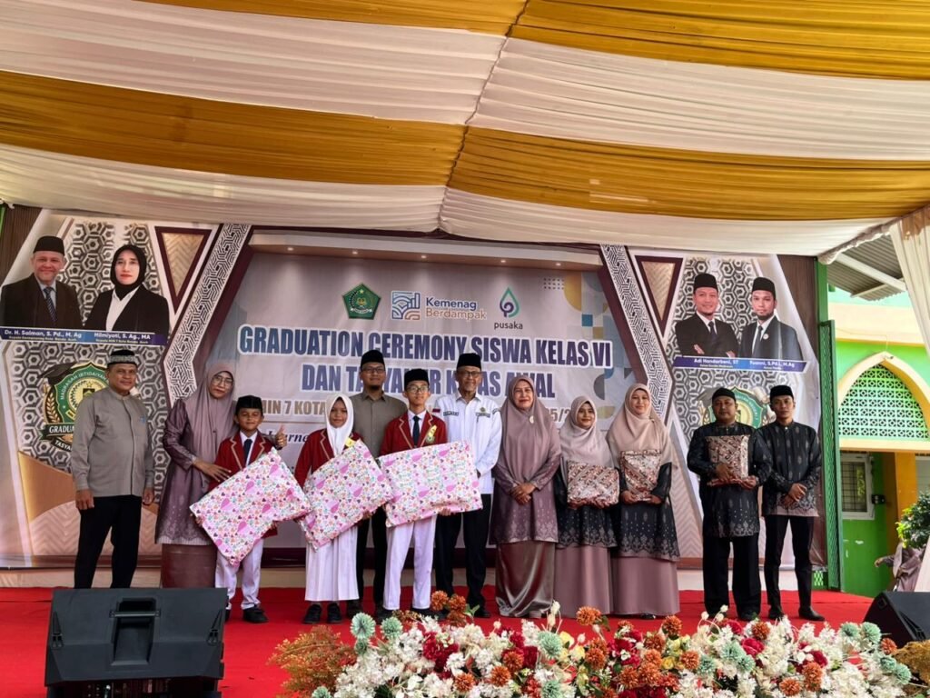 MIN 7 Kota Banda Aceh adakan acara Graduation Ceremony Siswa VI dan Tasyakur Kelas Awal