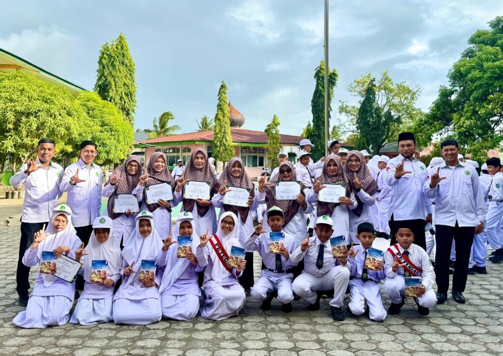 Menginspirasi Lewat Literasi, MIN 7 Banda Aceh Raih Penghargaan Literasi Nasional dan Borong Prestasi